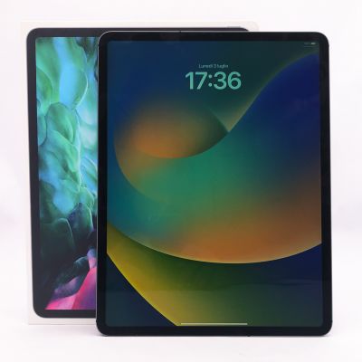 iPad Pro 12.9" WiFi + cell 256GB A2232 Grigio Siderale - Fronte monitor acceso